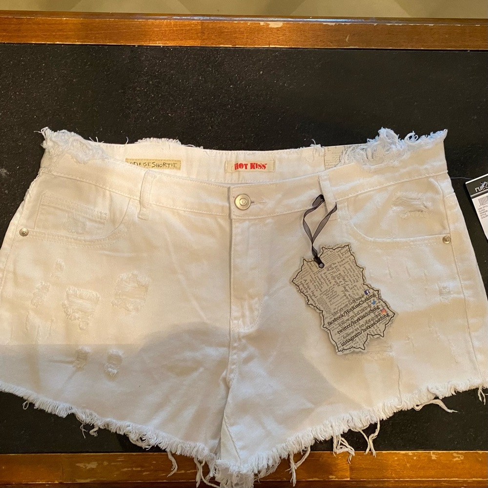 Hot Kiss White Destroyed Denim Midrise Shortie Shorts Size 14, NWT